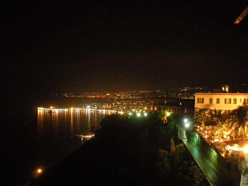 giardini naxos di notte.JPG - Giardini Naxos di notte... che spettacolo!